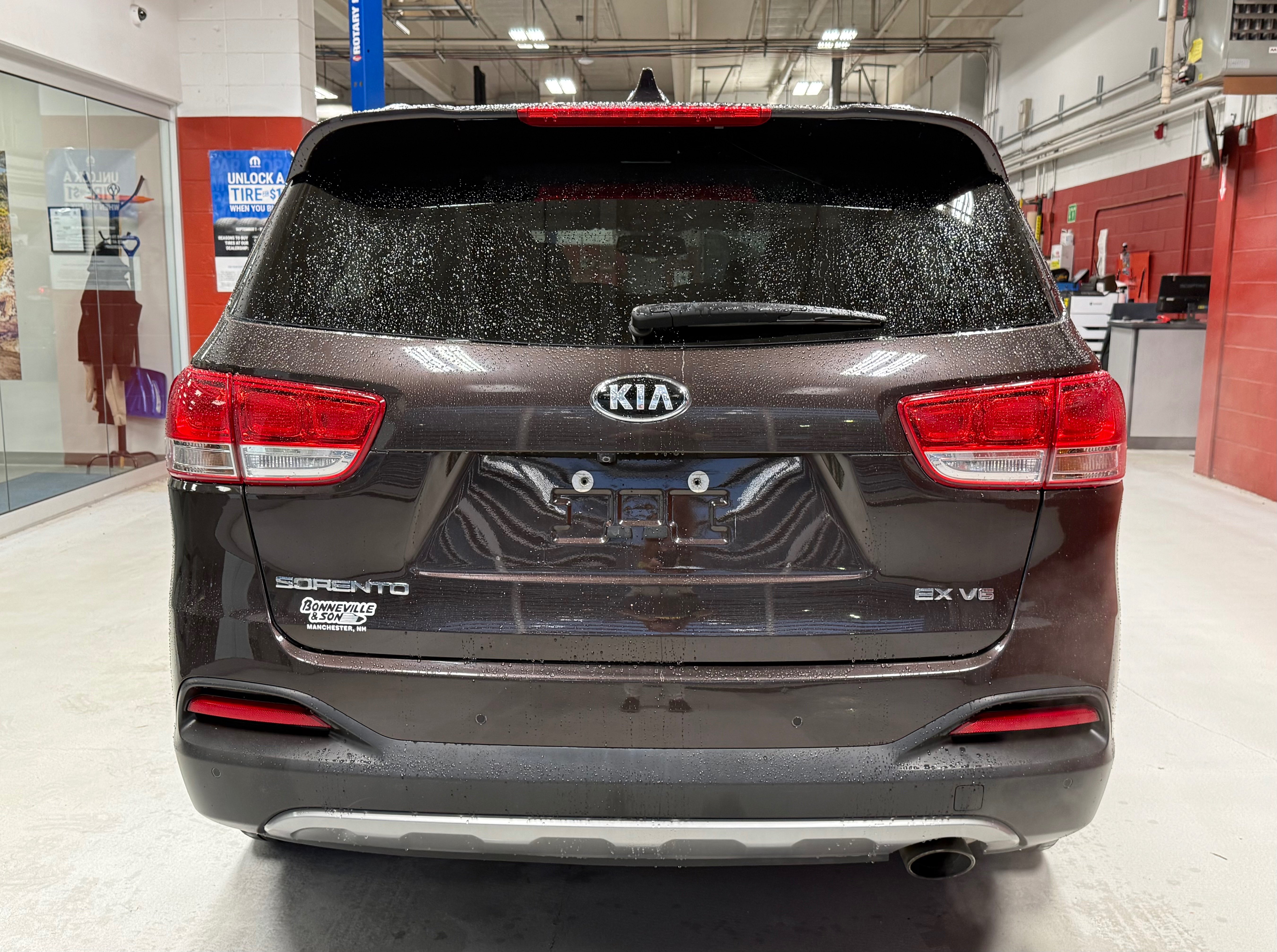 Used 2017 Kia Sorento EX AWD/4WD image 6