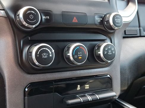 Used 2021 RAM 1500 Big Horn AWD/4WD image 17