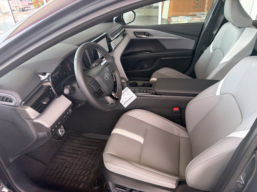 Used 2026 Toyota Camry SE FWD image 23