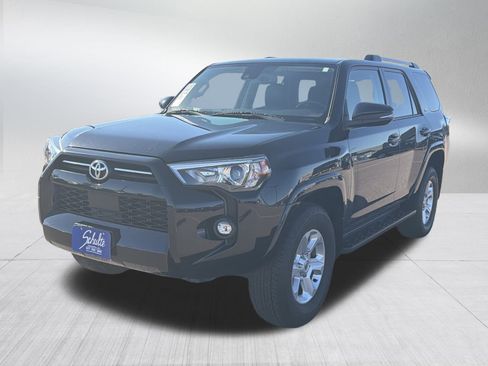 Used 2023 Toyota 4Runner SR5 Premium image 3