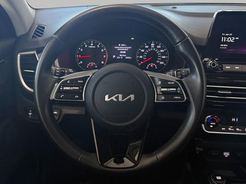 Used 2023 Kia Seltos EX image 28