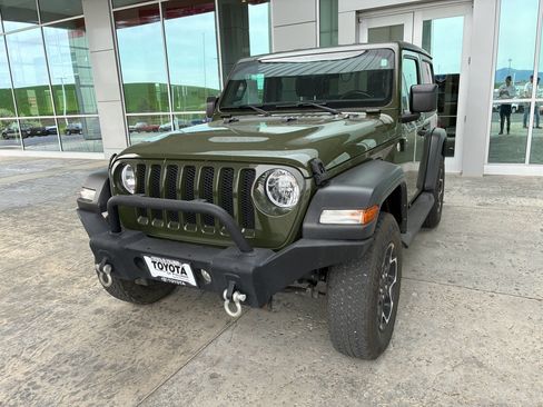 Used 2021 Jeep Wrangler Sport AWD/4WD image 3