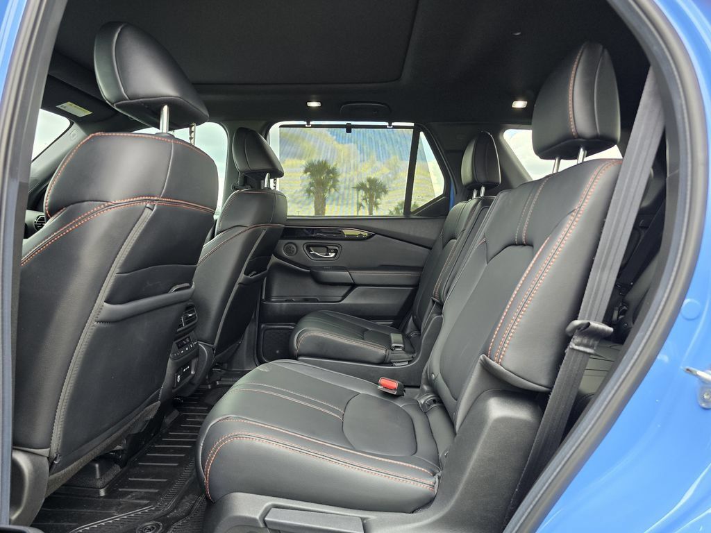 Used 2025 Honda Pilot TrailSport image 20
