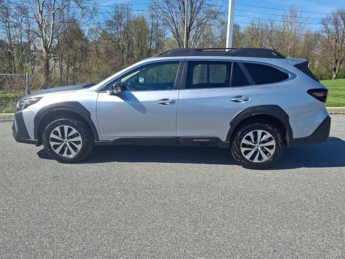 Certified 2025 Subaru Outback Premium AWD/4WD image 7