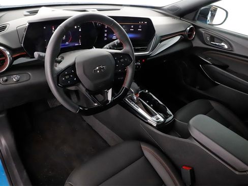 Used 2025 Chevrolet Trax RS w/ Driver Confidence Package image 16