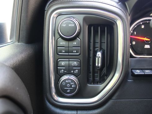 Used 2022 Chevrolet Silverado 2500 LTZ w/ LTZ Texas Edition AWD/4WD image 21