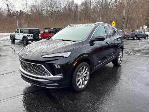 Used 2024 Buick Encore GX Avenir w/ Avenir Technology Package image 3