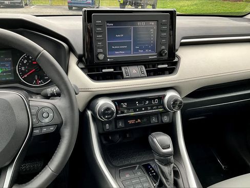 Used 2021 Toyota RAV4 XLE Premium AWD/4WD image 7