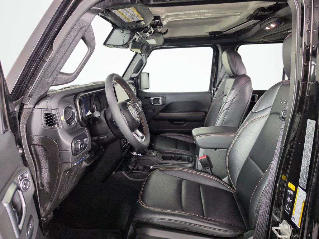 Used 2024 Jeep Wrangler Unlimited Sahara AWD/4WD image 27