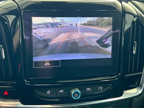 Used 2023 Chevrolet Traverse LT FWD image 27