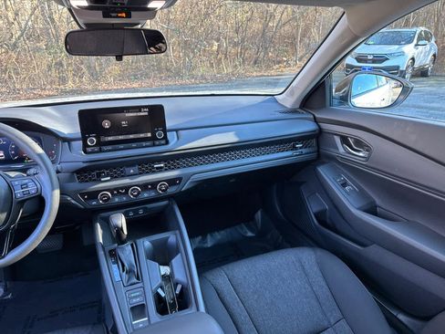 Used 2025 Honda Accord SE image 37