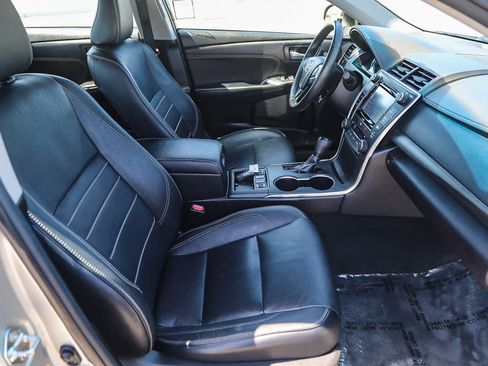 Used 2016 Toyota Camry XLE FWD image 16
