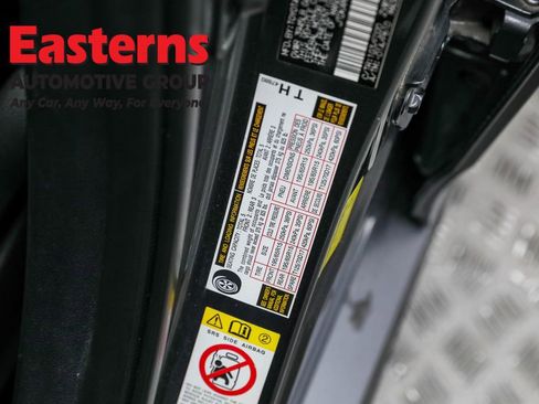 Used 2022 Toyota Prius LE image 31