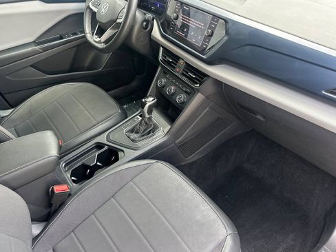 Used 2022 Volkswagen Taos SE FWD image 15