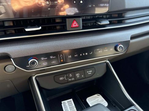 New 2026 Kia Carnival EX image 27