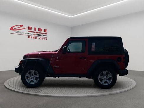 Used 2019 Jeep Wrangler Sport AWD/4WD image 6