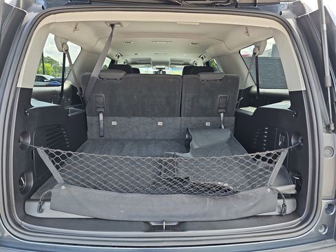 Used 2019 Chevrolet Suburban LS RWD image 14