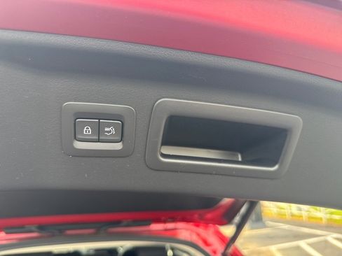 Certified 2026 MAZDA CX-70 3.3 Turbo w/ Preferred Package image 32