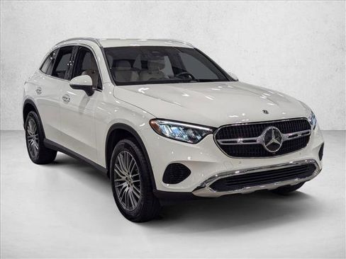 Used 2026 Mercedes-Benz GLC 300 image 3