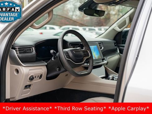 Used 2024 Jeep Wagoneer L Series II image 14