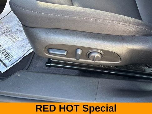 Used 2024 Chevrolet Malibu LT FWD image 12