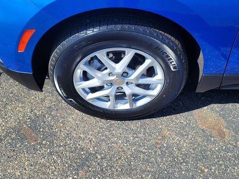 Used 2024 Chevrolet Equinox LT w/ LPO, Floor Liner Package FWD image 6