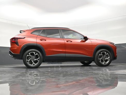 Used 2024 Chevrolet Trax LT w/ Driver Confidence Package FWD image 25