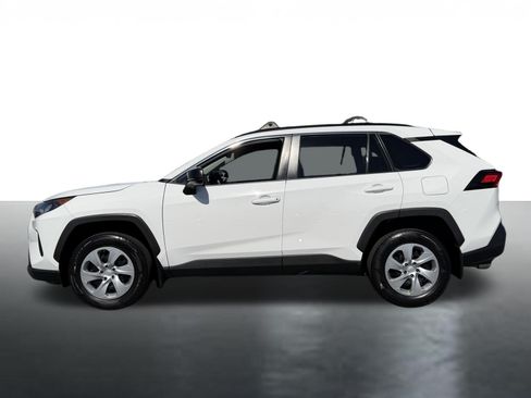 Used 2021 Toyota RAV4 LE FWD image 5