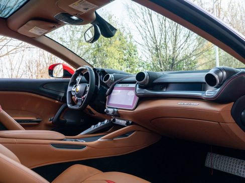 Used 2017 Ferrari GTC4Lusso image 48