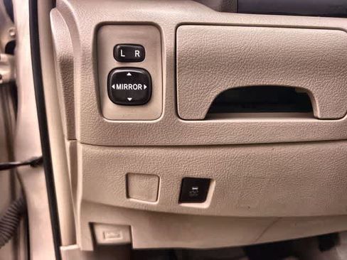 Used 2011 Toyota Camry FWD image 27