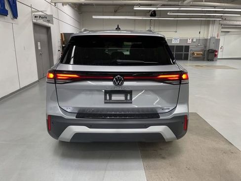 New 2026 Volkswagen Tiguan SE image 3