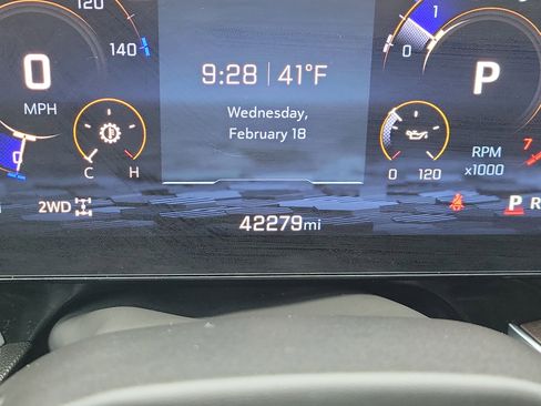 Certified 2025 Chevrolet Suburban Z71 image 24