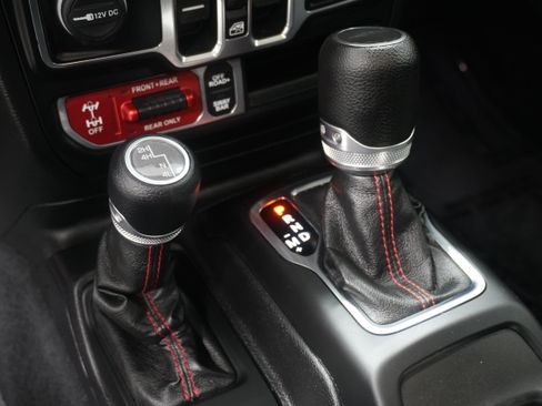 Used 2020 Jeep Gladiator Rubicon AWD/4WD image 23
