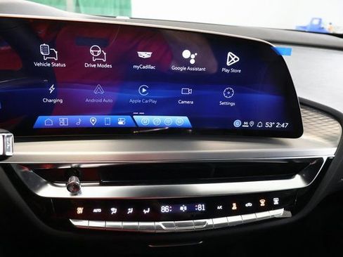 New 2026 Cadillac Lyriq Signature Luxury image 18