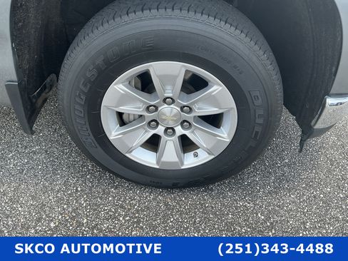 Used 2019 Chevrolet Silverado 1500 LT w/ Convenience Package AWD/4WD image 9