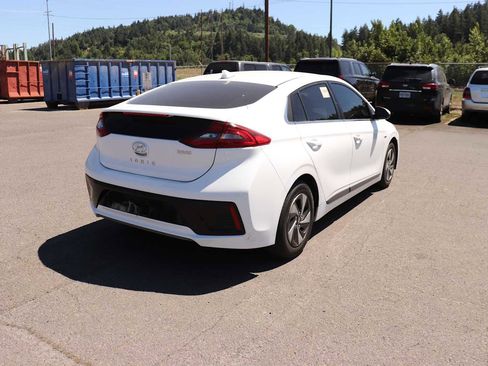 Used 2017 Hyundai Ioniq SEL w/ Tech Package 02 FWD image 5