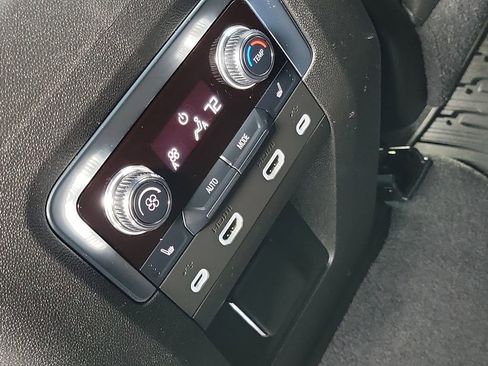 Used 2021 GMC Yukon Denali w/ Denali Premium Package image 34