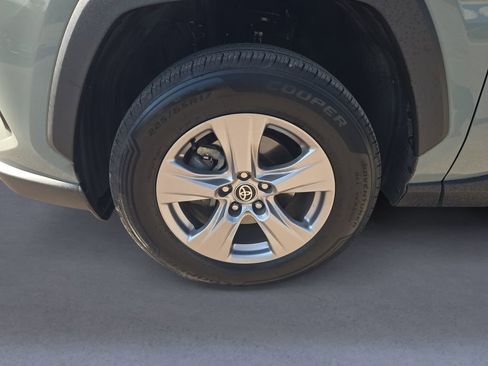 Used 2022 Toyota RAV4 XLE w/ Convenience Package FWD image 10