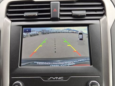 Used 2020 Ford Fusion SE image 13