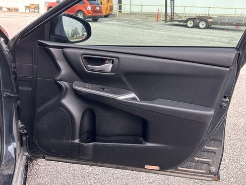 Used 2015 Toyota Camry SE image 21