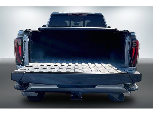 Used 2024 GMC Sierra 3500 AT4 w/ AT4 Premium Plus Package AWD/4WD image 7