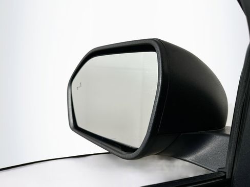 Used 2021 Ford Explorer XLT image 16