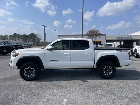 Used 2021 Toyota Tacoma TRD Off-Road w/ TRD Premium Off Road Package image 8