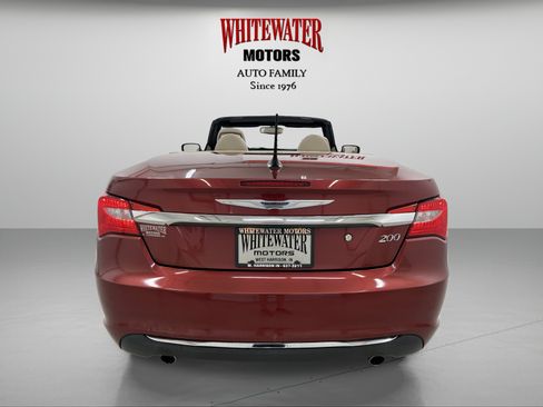 Used 2011 Chrysler 200 Limited FWD image 5