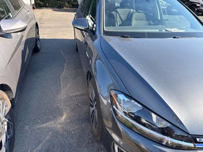 Used 2019 Volkswagen e-Golf SE w/ Driver Assistance Package