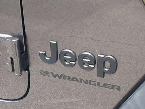 Used 2023 Jeep Wrangler Sport AWD/4WD image 4