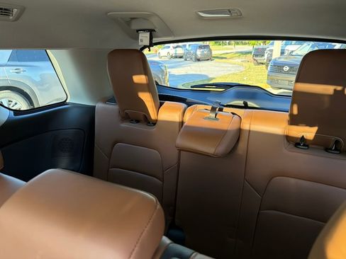 Used 2023 Nissan Pathfinder Platinum w/ Black Appearance Package image 33