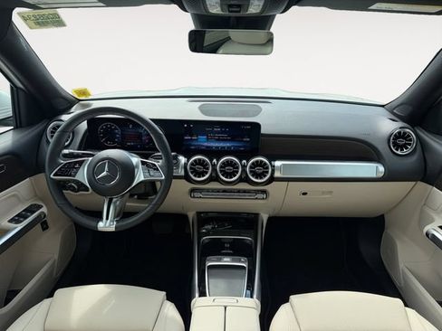 Used 2026 Mercedes-Benz GLB 250 4MATIC image 15