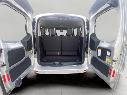 Used 2015 Ford Transit Connect XLT FWD image 9