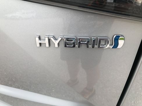 Used 2022 Toyota Highlander XLE AWD/4WD image 10